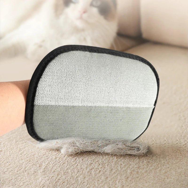 TailTrove™ Gentle Touch Grooming & Deshedding Glove - TailTrove™