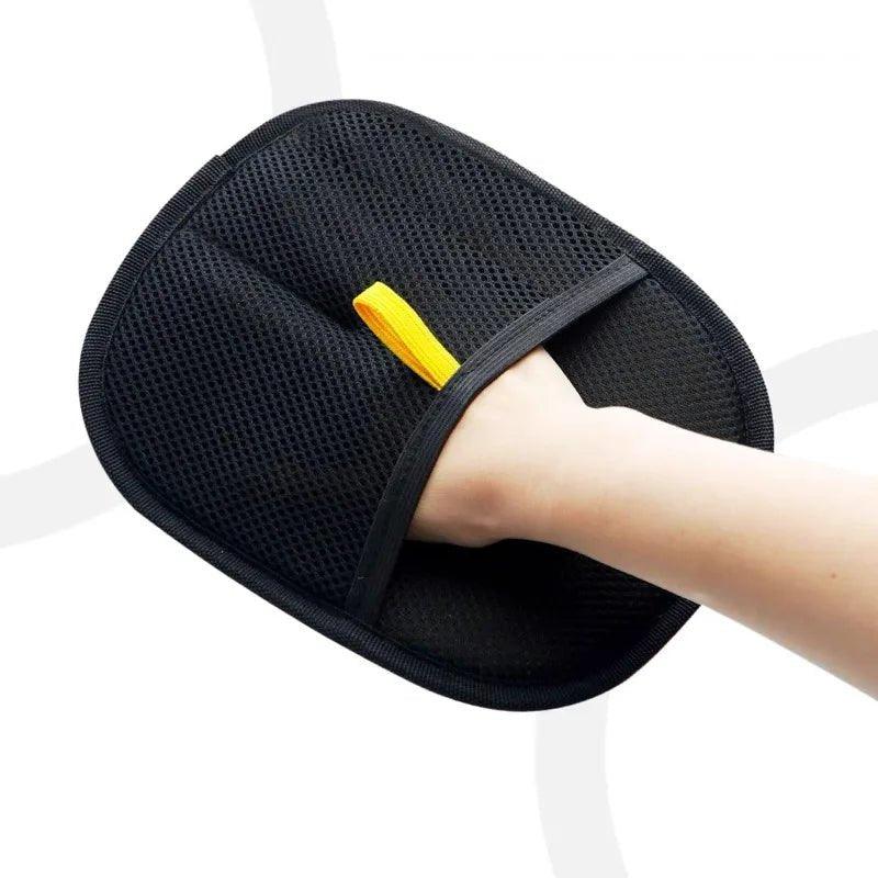 TailTrove™ Gentle Touch Grooming & Deshedding Glove - TailTrove™